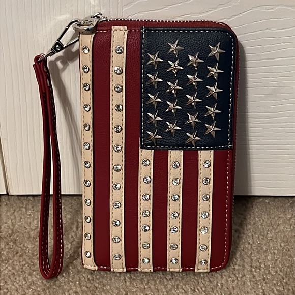 Montana West Handbags - Montana West Patriotic Wallet/Wristlet